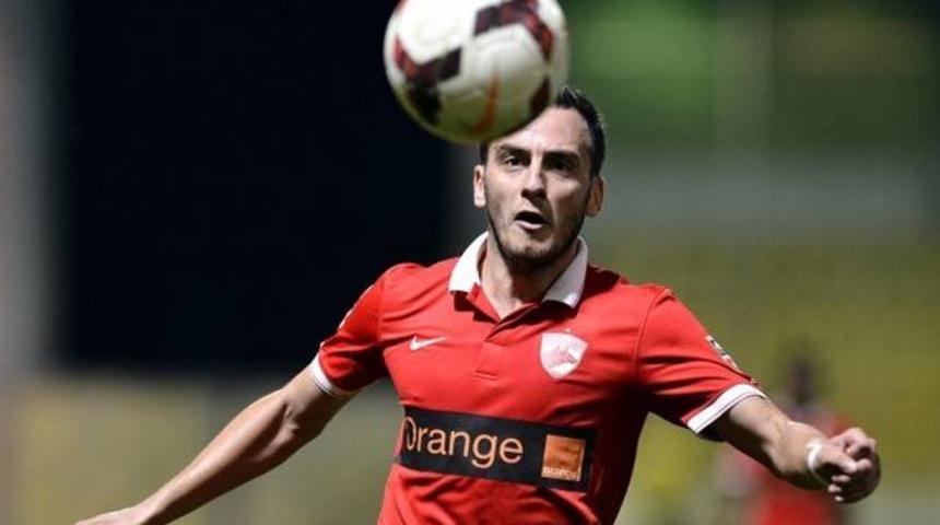 Oğlu &ouml;ld&uuml;... O yine de ma&ccedil;a &ccedil;ıktı