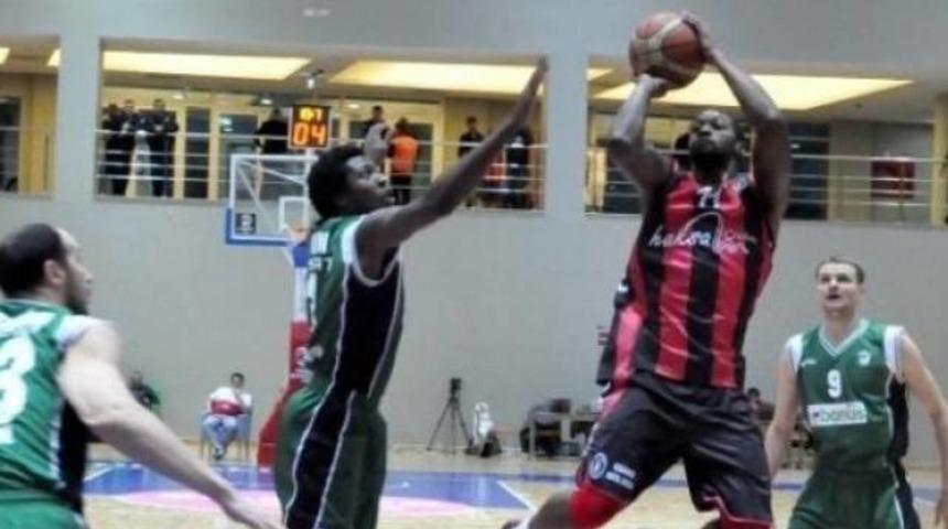 Uşak ilk galibiyetini aldı