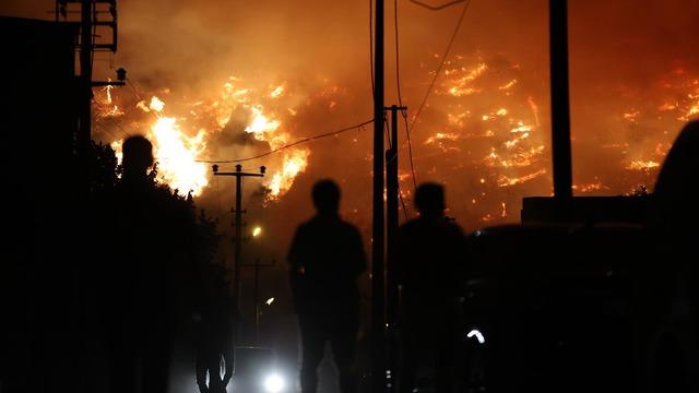 Bursa'da orman yangını! 480 haneli 3 mahallede 1765 tahliye! Çevre yolu çift yönlü olarak kapatıldı