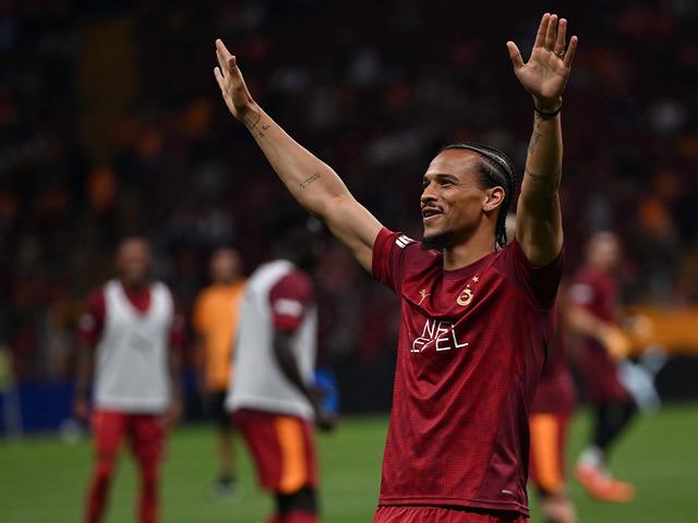 Galatasaray'da Starsbourg maçında ilk kez oyuna giren Leroy Sane alkışlarla karşılandı! 