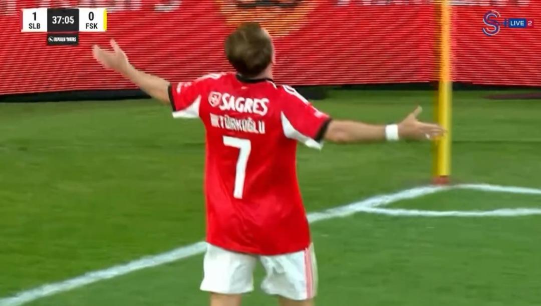 Fenerbahçe Eusebio Kupası maçında Benfica ya 3-2 yenilerek kupayı Benfica ya verdi! 1