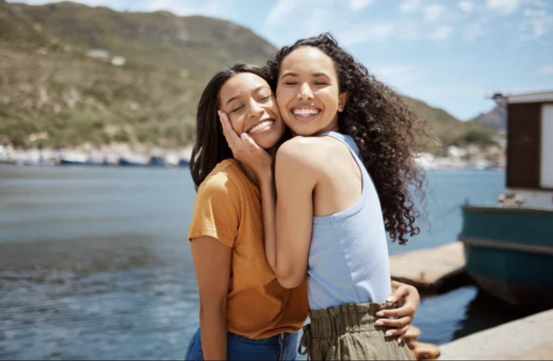 En iyi arkadaşının artık kardeşin gibi olduğunu gösteren 10 şey 3