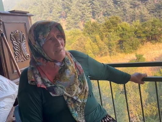 Yangını söndürmeye çalışıyordu, alevlerin arasında kaldı!