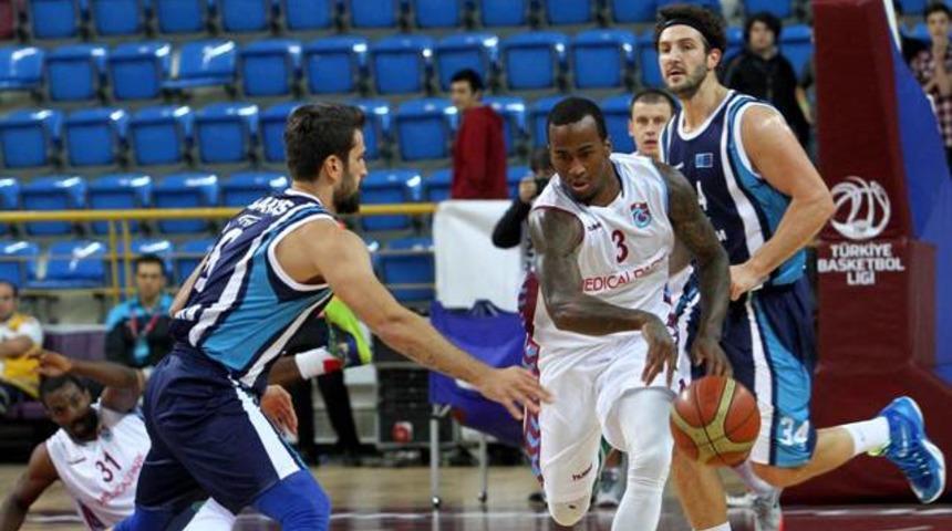 Trabzonspor ilk galibiyetini aldı