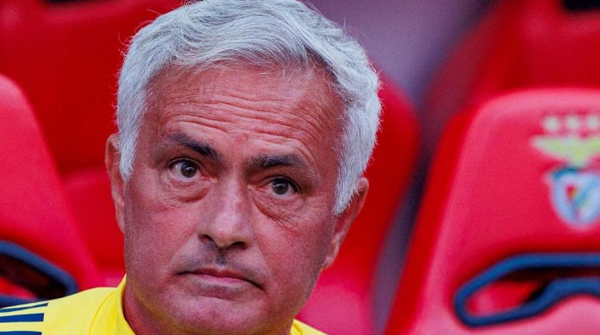 Jose Mourinho transferlerin gelmemesine dayanamadı! Maç sonunda Ali Koç'a açık açık mesaj gönderdi