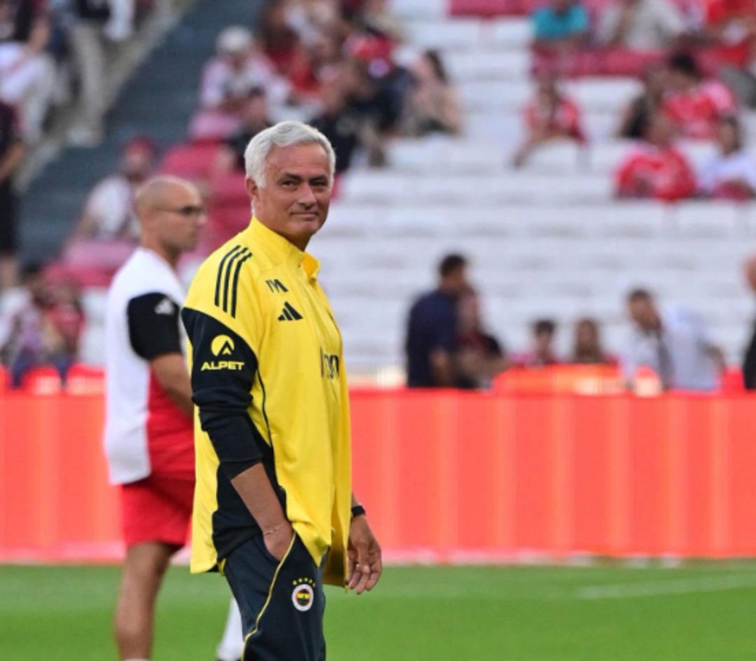 Jose Mourinho transferlerin gelmemesine dayanamadı! Maç sonunda Ali Koç a açık açık mesaj gönderdi 2