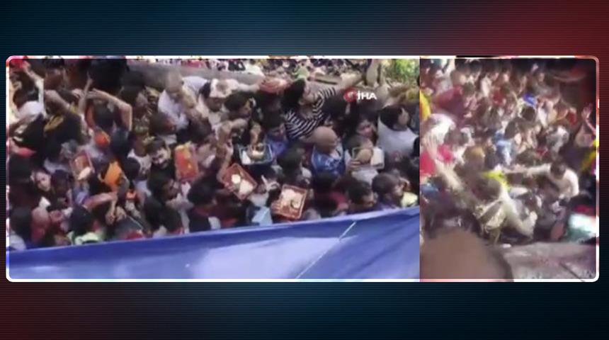 Hindistan'da tapınakta izdiham! Çok sayıda ölü ve yaralı var