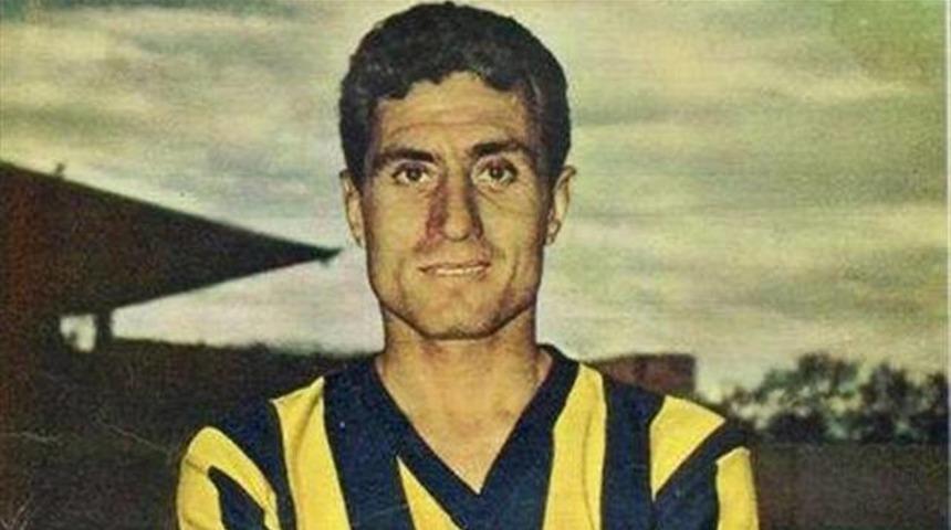Fenerbah&ccedil;e'de efsane ismin heykeli m&uuml;h&uuml;rlendi
