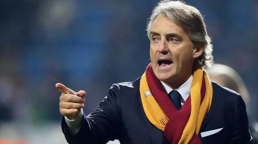Roberto Mancini geri d&ouml;nd&uuml;