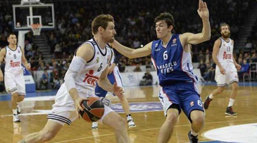 Anadolu Efes'ten m&uuml;thiş galibiyet