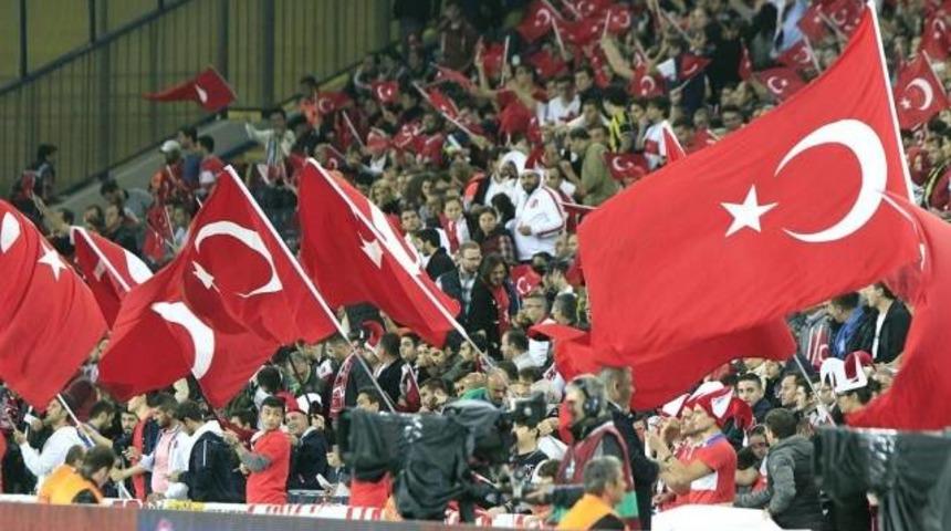 T&uuml;rkiye - Kazakistan ma&ccedil;ı canlı anlatım