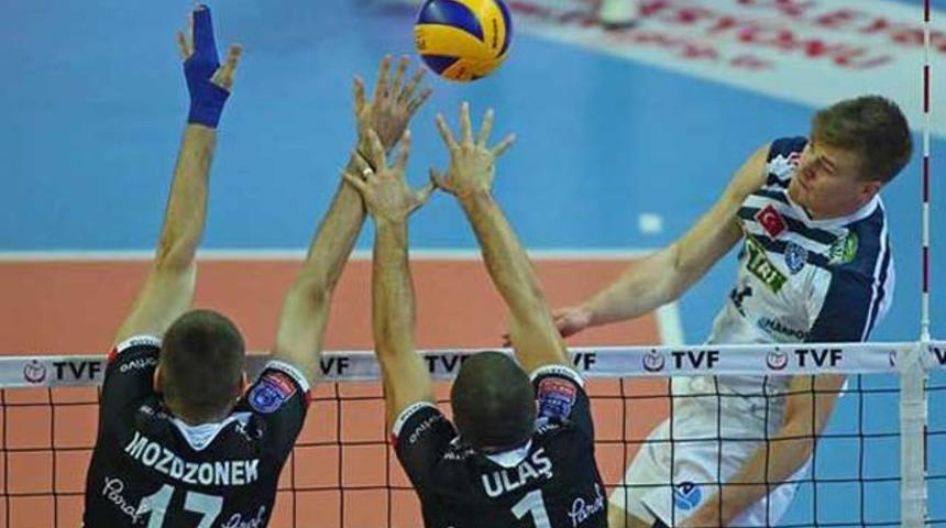 Olaylı ma&ccedil; Halkbank'ın