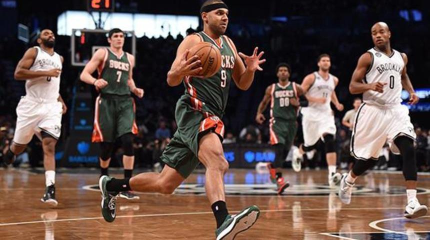 Ersan'lı Bucks uzattı ama kazandı