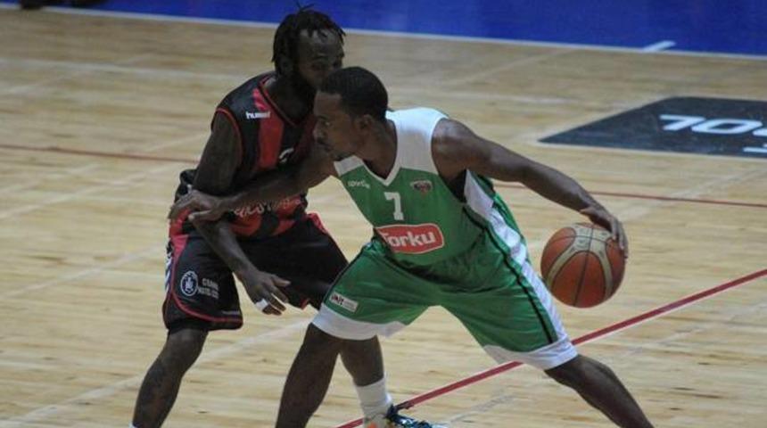 Uşak'ta m&uuml;cadele saygı duruşuyla başladı