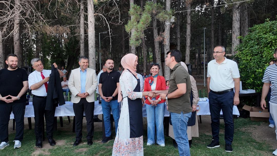 Gediz Tarhana Festivali: En iyi tarhanayı jüriye beğendirmek için yarıştılar: Tarhananın kokusu, kıvamı, lezzeti ve görselliğine göre puan aldı... 1