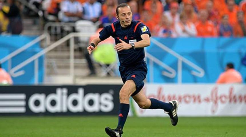 C&uuml;neyt &Ccedil;akır sakatlandı!