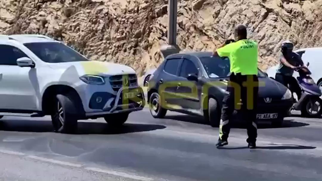 Dilan Çıtak Bodrum’da gergin anlar yaşadı: Polisin üzerine araç sürdü, havaya ateş açıldı! Dilan ağlayarak video paylaştı... 2