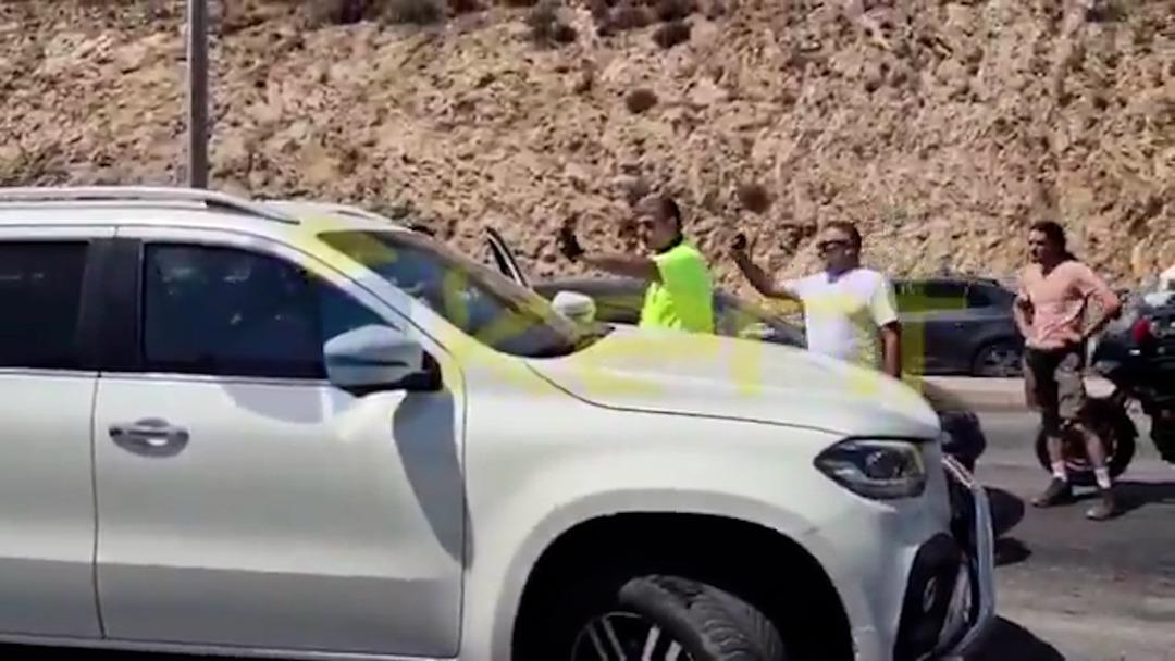Dilan Çıtak Bodrum’da gergin anlar yaşadı: Polisin üzerine araç sürdü, havaya ateş açıldı! Dilan ağlayarak video paylaştı... 5