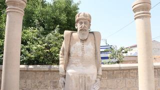 Mimar Sinan'ın doğup büyüdüğü mahallede tahrip edilen heykeli onarıldı