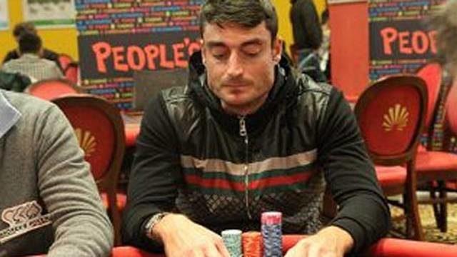 Riera kendini Poker'e verdi