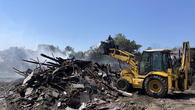Amasya'da kereste deposunda çıkan yangın söndürüldü