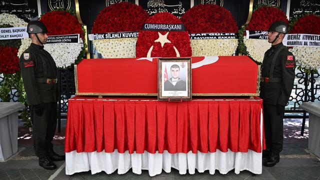 Hatay'da şehit olan muhafız er İstanbul'da son yolculuğuna uğurlandı