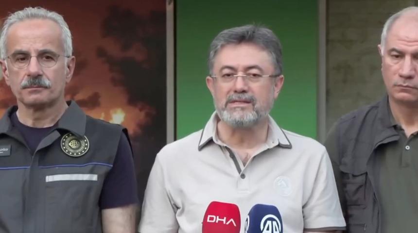 Bakan Yumaklı'dan Bursa, Karabük ve Kahramanmaraş'taki orman yangınlarıyla ilgili son durum açıklama! "Bursa'da 3 bin 515 vatandaşımız tahliye edildi"