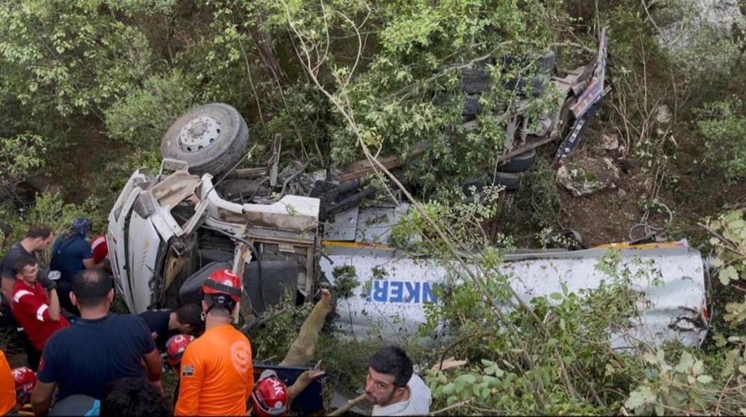 Bursa dan kahreden haber! Yangına su taşıyan tanker devrildi: 3 kişi hayatını kaybetti 2