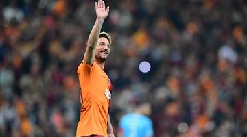 Esenler Erokspor'un Galatasaray'dan kiraladığı genç oyuncu Berat Luş için Dries Mertens sosyal medyadan yorum yaptı!