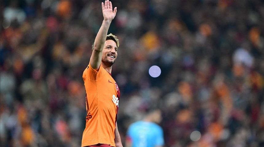 Esenler Erokspor'un Galatasaray'dan kiraladığı genç oyuncu Berat Luş için Dries Mertens sosyal medyadan yorum yaptı!