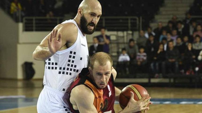 Galatasaray'da d&uuml;ş&uuml;ş s&uuml;r&uuml;yor