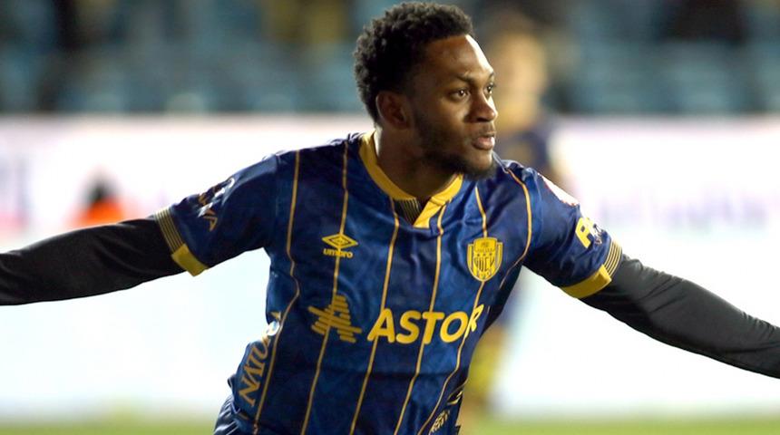 Futbol dünyasında böylesi görülmedi! Ankaragücü'ne haber vermeden Rusya'ya imza attı