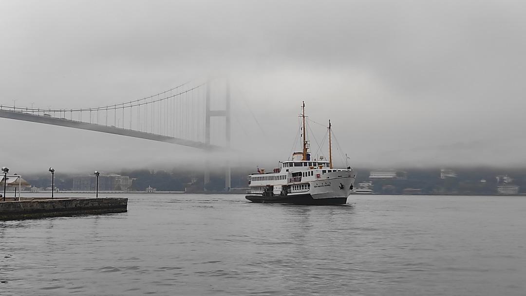 1200xauto İstanbul'da yoğun sis etkili oldu! 15 Temmuz Şehitler Köprüsü sis altında: Görüş mesafesi düştü