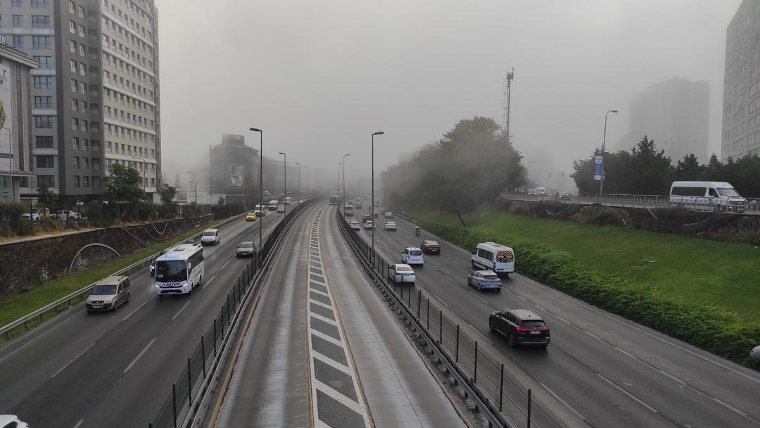 1200xauto İstanbul'da yoğun sis etkili oldu! 15 Temmuz Şehitler Köprüsü sis altında: Görüş mesafesi düştü