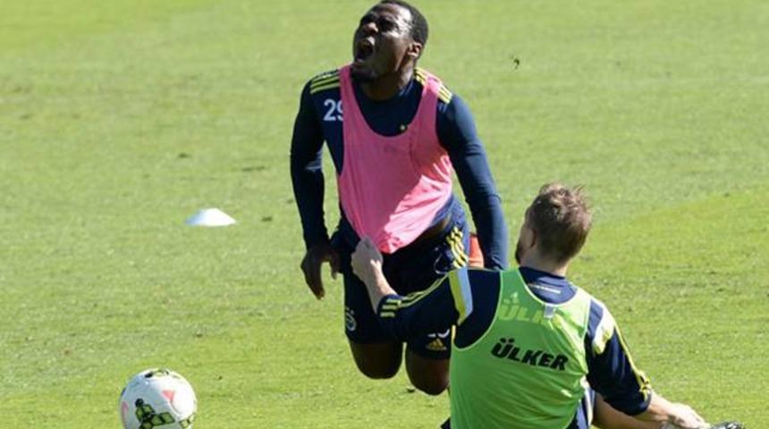 Fenerbah&ccedil;e'de Emenike şoku