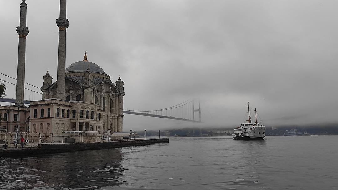 İstanbul Boğazı’nda sis etkili oluyor! Görüş mesafesi düştü 1