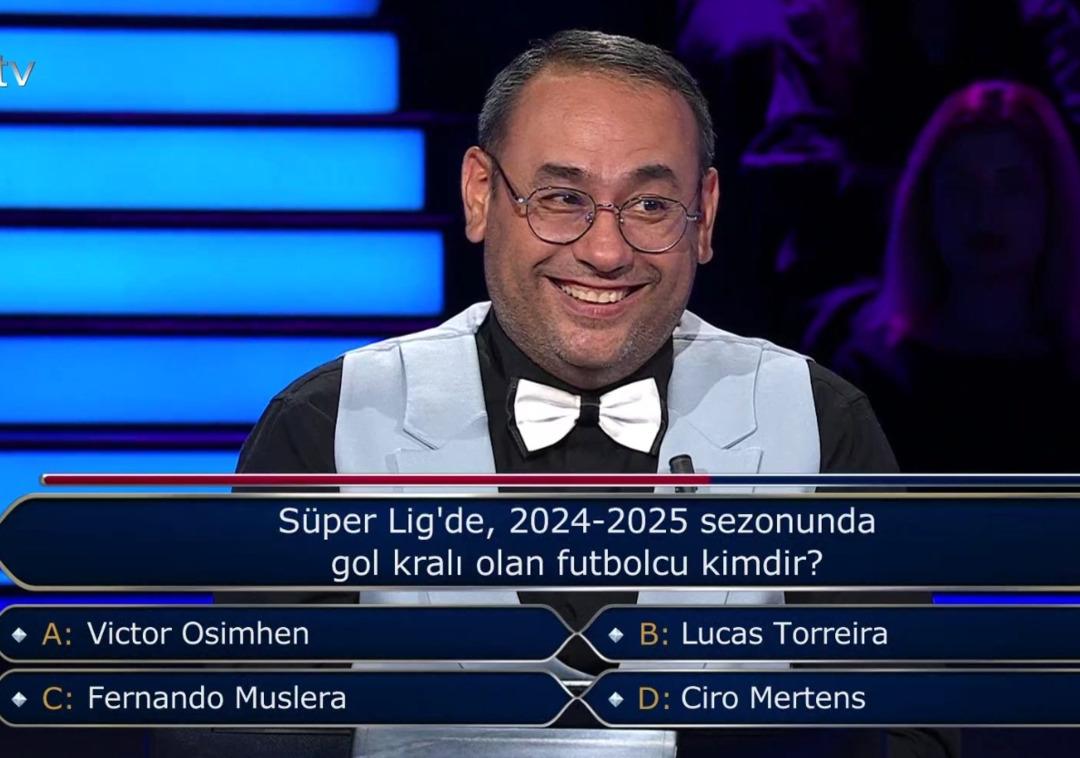 Kim Milyoner Olmak İster yarışmasında güldüren soru! Osimhen in yanında yanıltmak için öyle bir ismi verdiler ki... 1