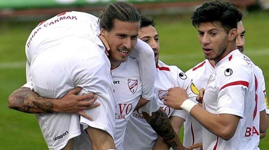 Bolu Beyi Adana'yı fethetti!