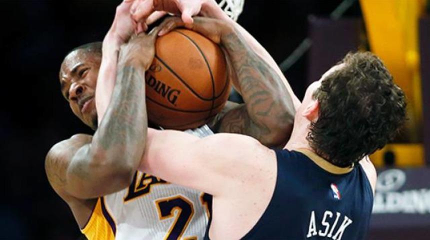 New Orleans'tan Lakers'a baskın