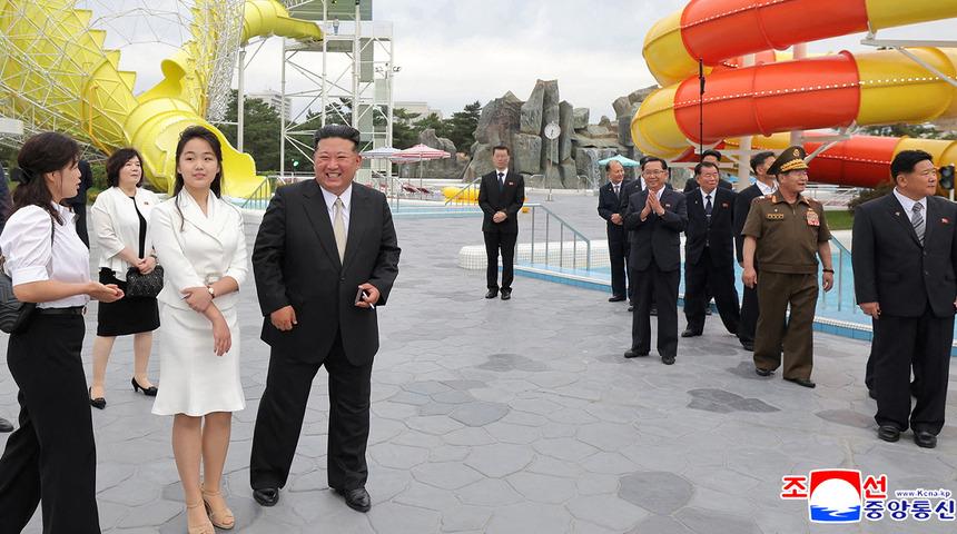 Dünyanın en soyutlanmış ülkesinde bir tatil köyü! Her an izleniyorsunuz hatta telefonların dinlendiğine dair bile iddialar var...