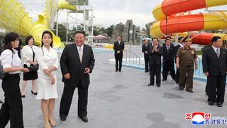 Dünyanın en soyutlanmış ülkesinde bir tatil köyü! Her an izleniyorsunuz hatta telefonların dinlendiğine dair bile iddialar var...