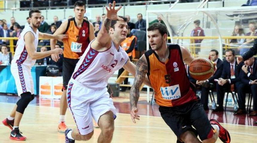 Galatasaray'a bir darbe de Trabzonspor'dan