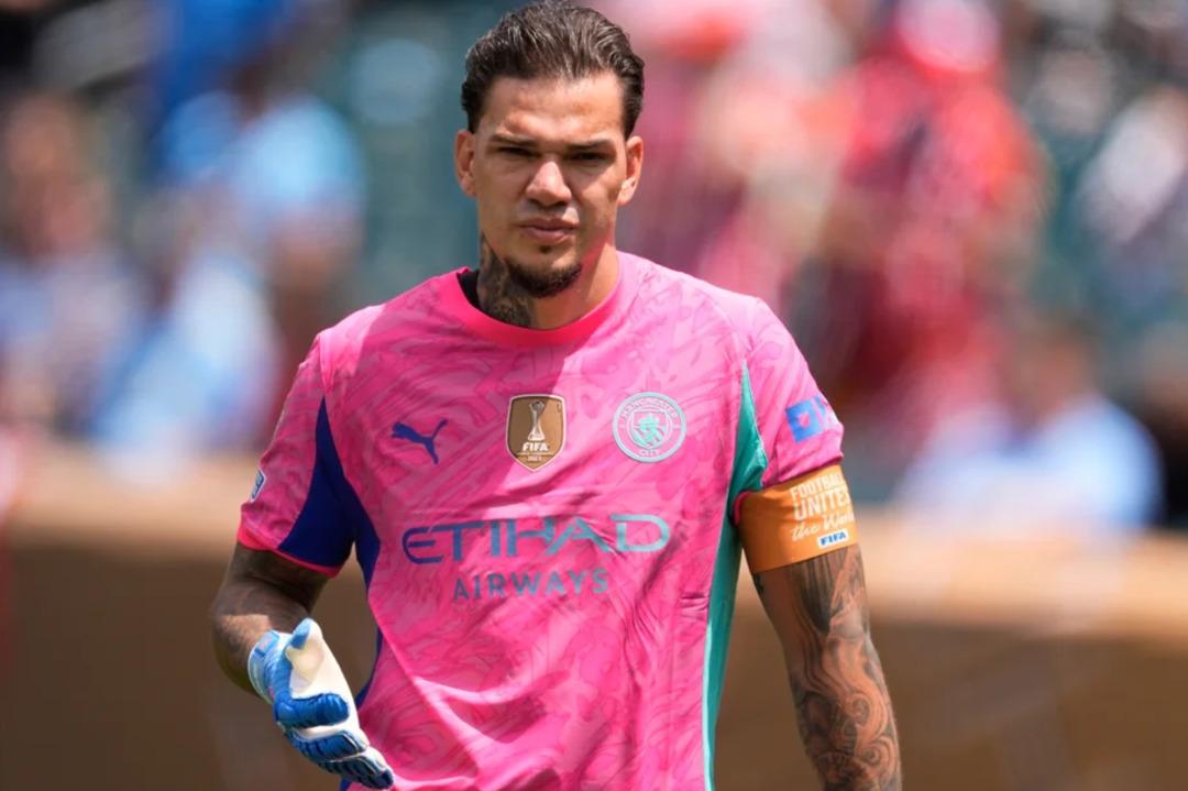 Galatasaray kalecisine kavuşuyor! Okan Buruk, Ederson ile görüntülü görüşüp ikna etti 1
