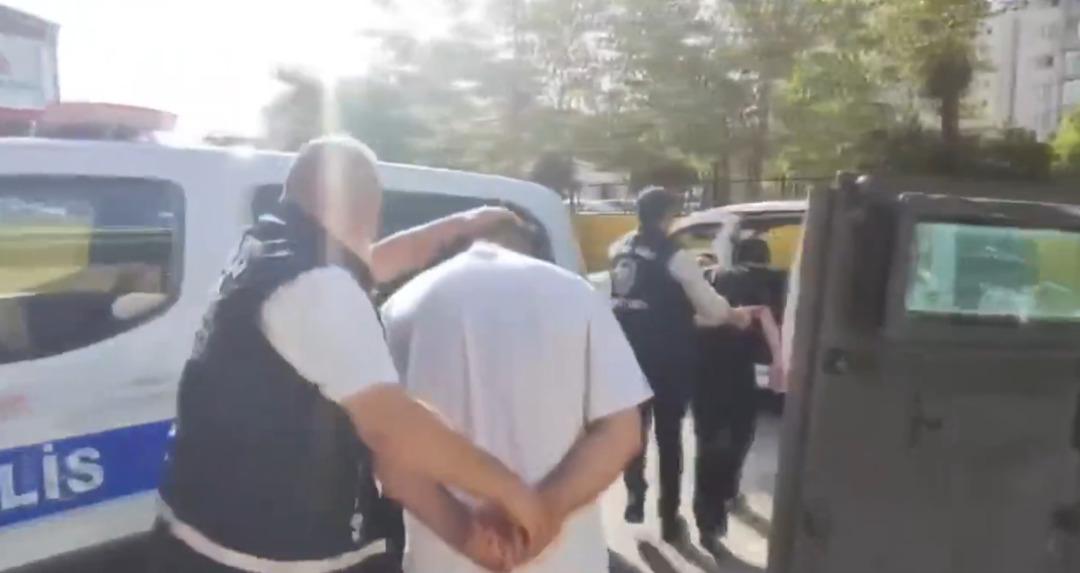 Yer: Esenyurt! Yol kesip gençlerden haraç kesiyorlardı, yakalandılar… Görüntüleri İstanbul Emniyeti paylaştı 3