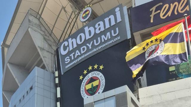 Fenerbahçe, stadyum dışındaki isim tabelasını 'Chobani' olarak değiştirdi