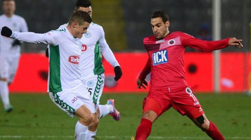 Gen&ccedil;ler Aykut Kocaman'ı &uuml;zd&uuml;