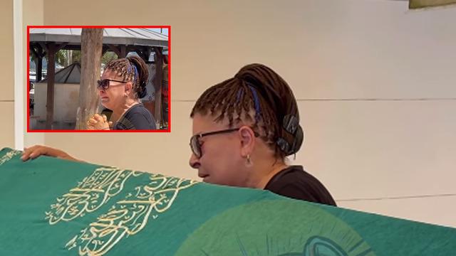 Şarkıcı Yeliz'in anne acısı! Cenazede zor anlar yaşadı