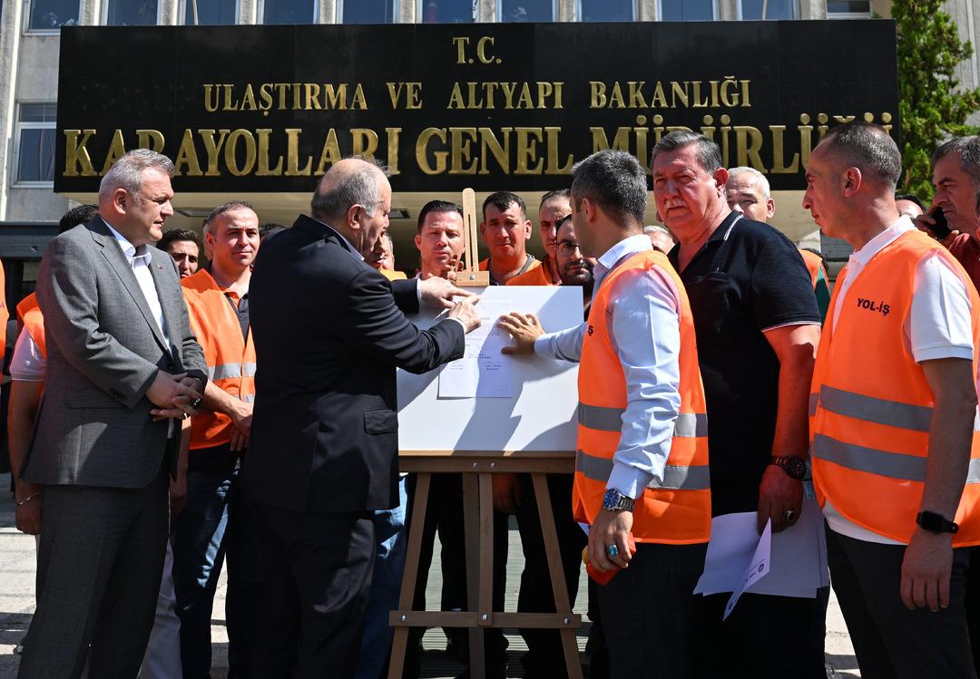 TÜRK-İŞ, grev kararını Karayolları Genel Müdürlüğüne astı 1