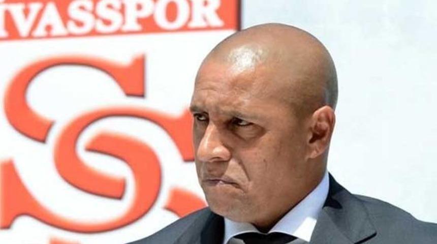 Sivasspor, Roberto Carlos ile yollarını ayırdı