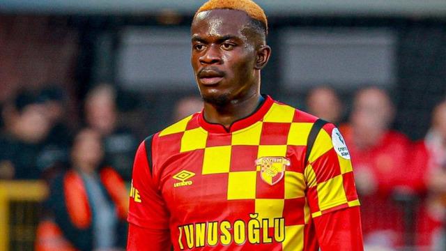 Göztepe'de Dennis'e teklif yağıyor